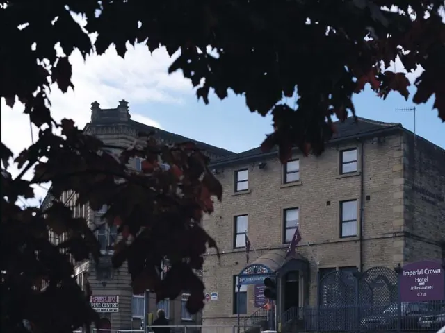 The Imperial Crown Hotel - photo 2