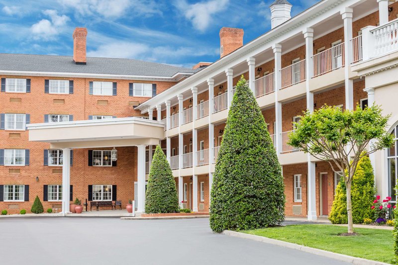Days Hotel by Wyndham Williamsburg I-64 - photo 1