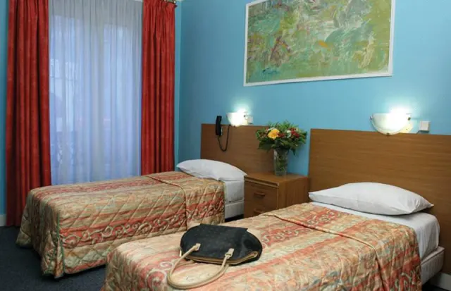 ibis Styles Paris Montmartre Batignolles - photo 2