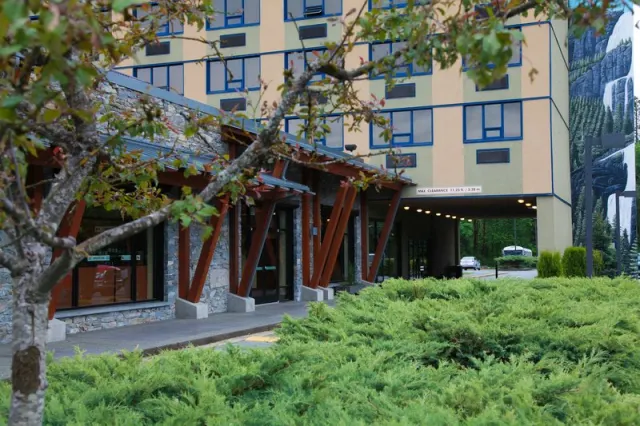 Best Western Plus Barclay Hotel - photo 3