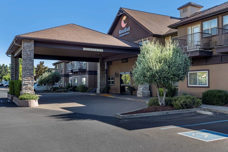 Comfort Inn & Suites Ukiah Mendocino County - photo 1