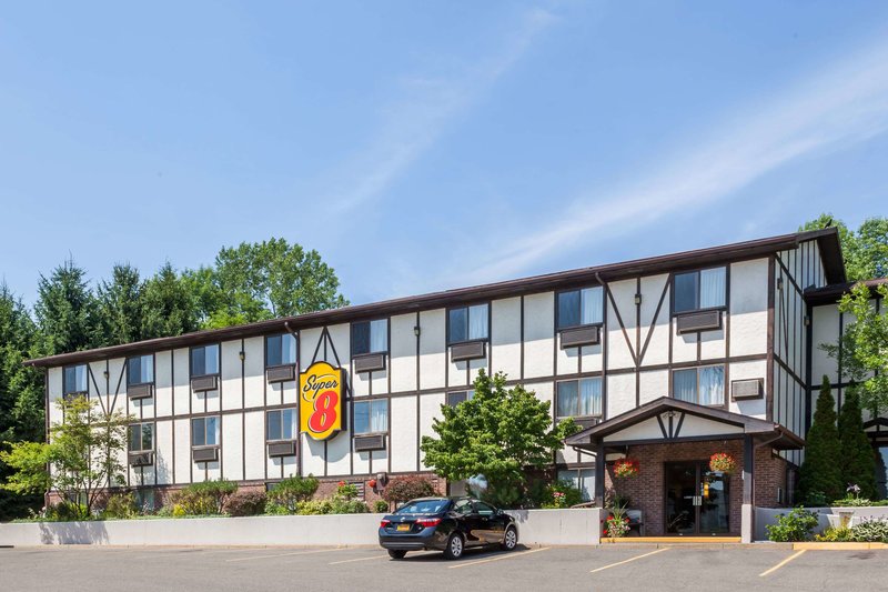 Super 8 by Wyndham Norwich - photo 1