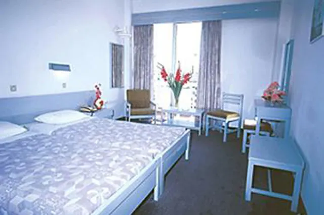 Manousos City Hotel - photo 4