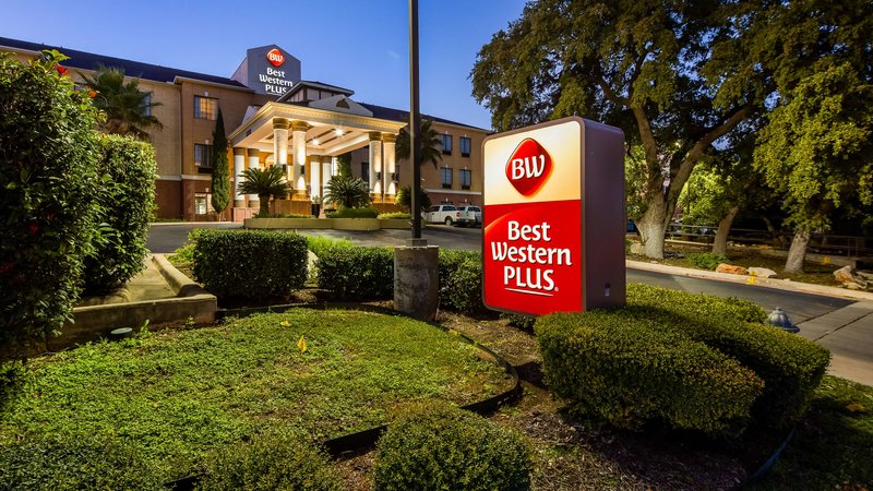 Best Western Plus Hill Country Suites - photo 1
