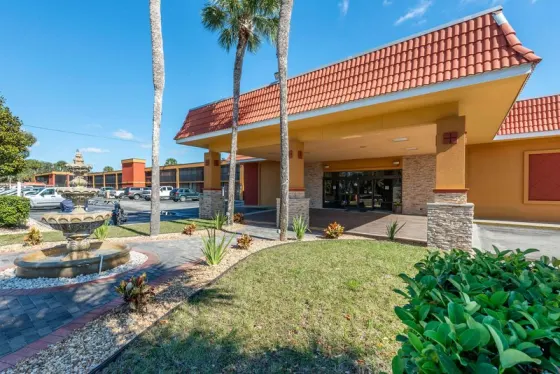 Quality Inn & Suites Riverfront