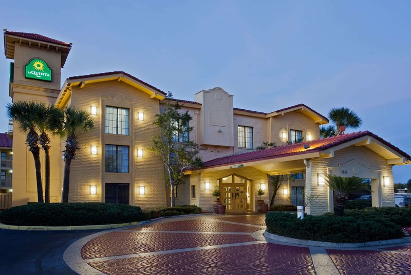 La Quinta Inn by Wyndham Orlando Airport West - photo 1