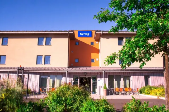 Hôtel Kyriad Saint Chély d'Apcher - Aire de la Lozère - photo 2
