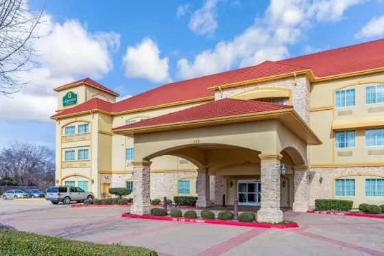 La Quinta Inn & Suites by Wyndham Ennis