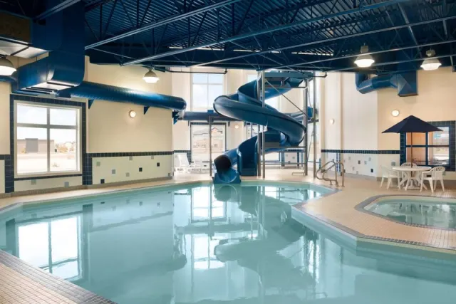 Ramada by Wyndham Drayton Valley - photo 3