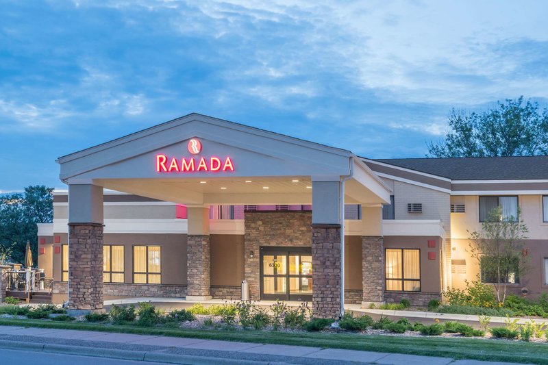 Ramada by Wyndham Minneapolis Golden Valley - photo 1