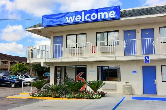 Motel 6 Kingsville - photo 4