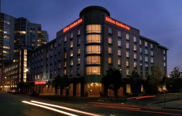 Hilton Garden Inn Evanston - photo 2