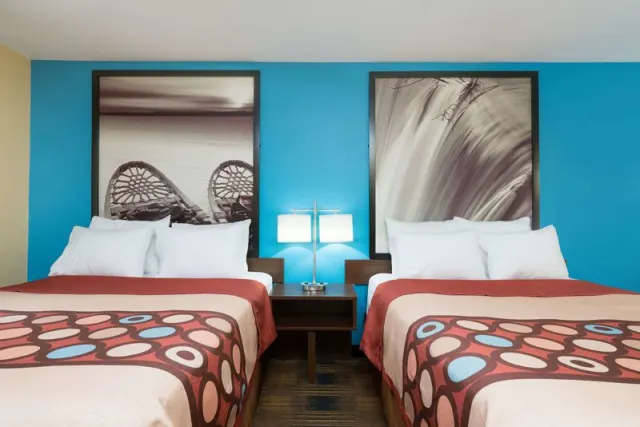 Super 8 by Wyndham Rochester Mayo Clinic Area - photo 2