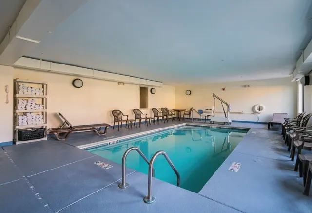 Sleep Inn & Suites - photo 3