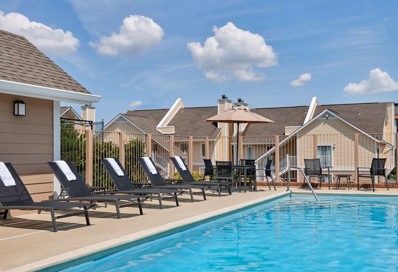 Sonesta Simply Suites Cleveland Airport - photo 1