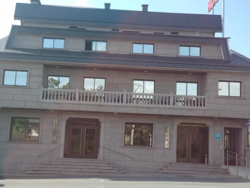 Hotel Avion - foto 1