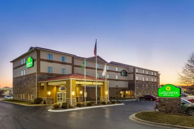 La Quinta Inn  Suites by Wyndham Rockford - รูปภาพที่ 3