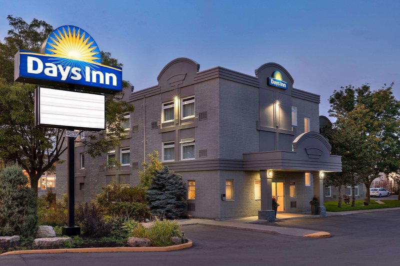 Days Inn by Wyndham Toronto West Mississauga - photo 1