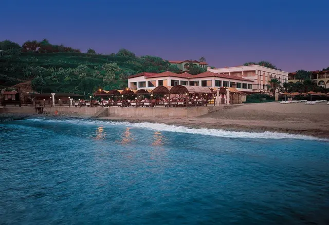 Club Tropical Beach Hotel - photo 3