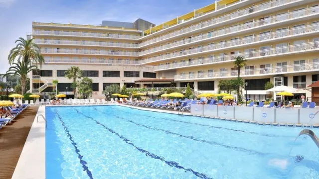 Hotel GHT Oasis Park & Spa, Girona
