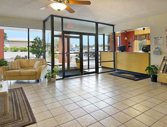 Days Inn by Wyndham Cocoa Cruiseport West At I-95 524 - photo 4