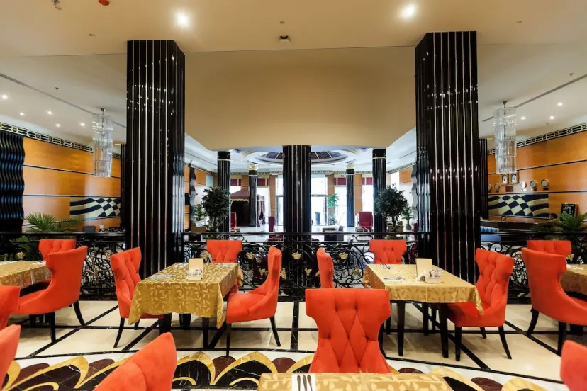 Red Castle Hotel - photo 1