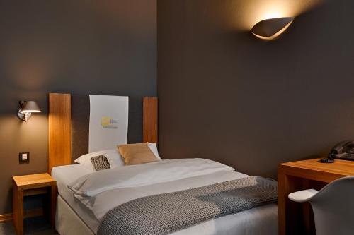 Young-Hi Holiday Inn - photo 3