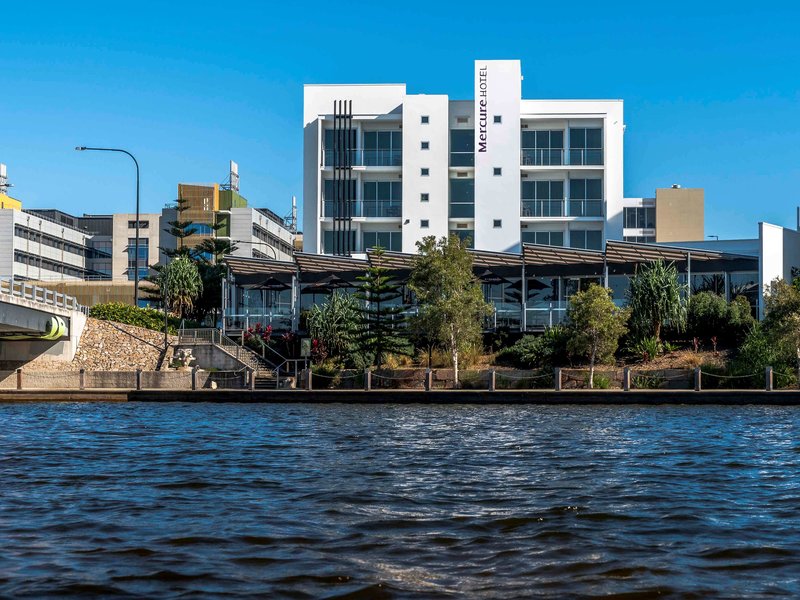 Mercure Sunshine Coast Kawana Waters - photo 1