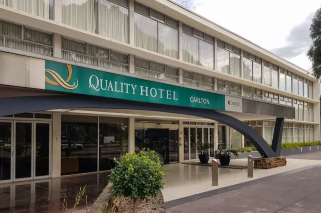 Quality Hotel Carlton - photo 2