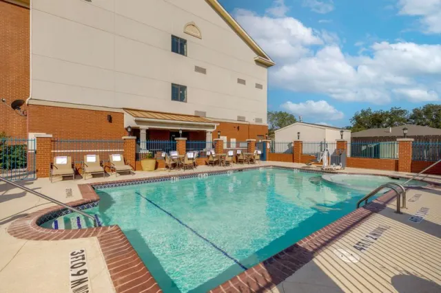 Best Western Plus Sweetwater Inn & Suites - photo 4