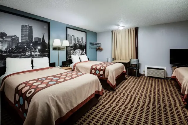 Super 8 by Wyndham Elk City - photo 3
