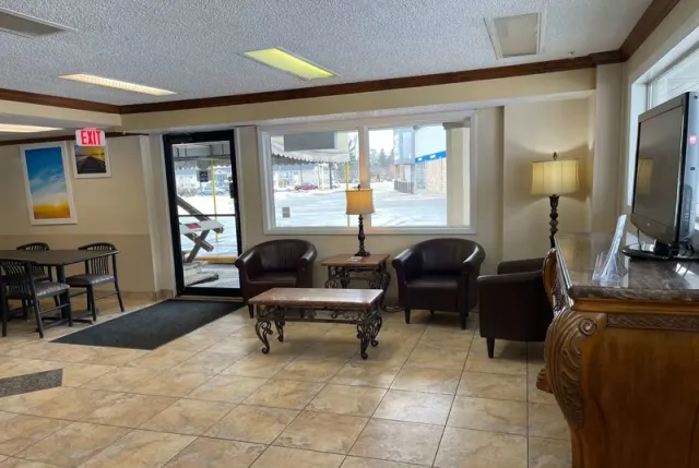 Days Inn by Wyndham Port Huron - photo 2