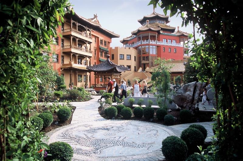 Hotel Ling Bao - photo 1