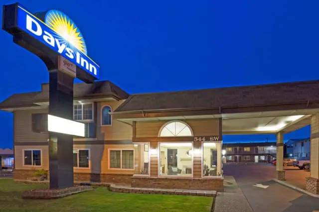 Days Inn by Wyndham Newport - photo 2