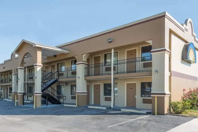 Days Inn by Wyndham San Marcos, San Marcos