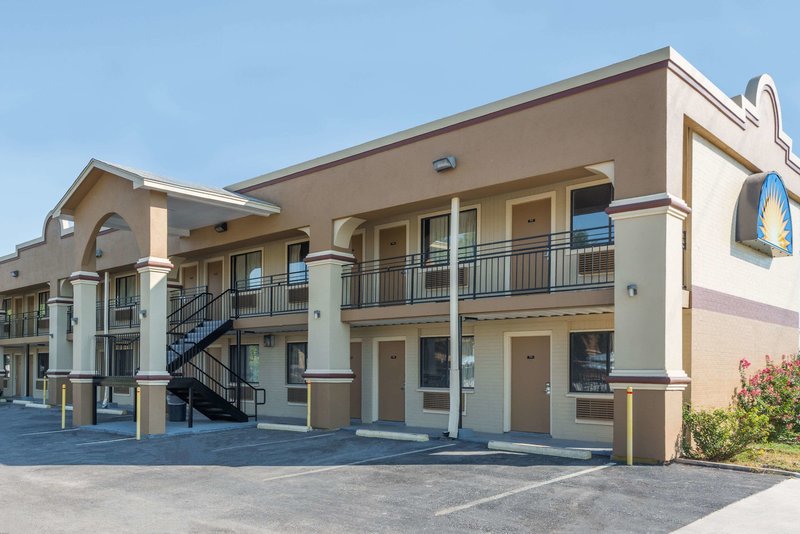 Days Inn by Wyndham San Marcos - รูปภาพที่ 1