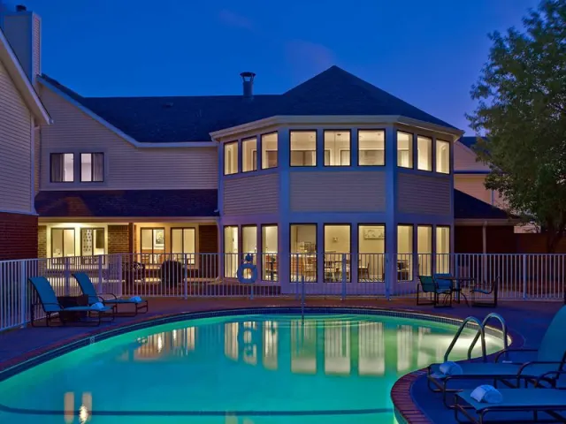Sonesta Simply Suites Cleveland Airport - photo 2