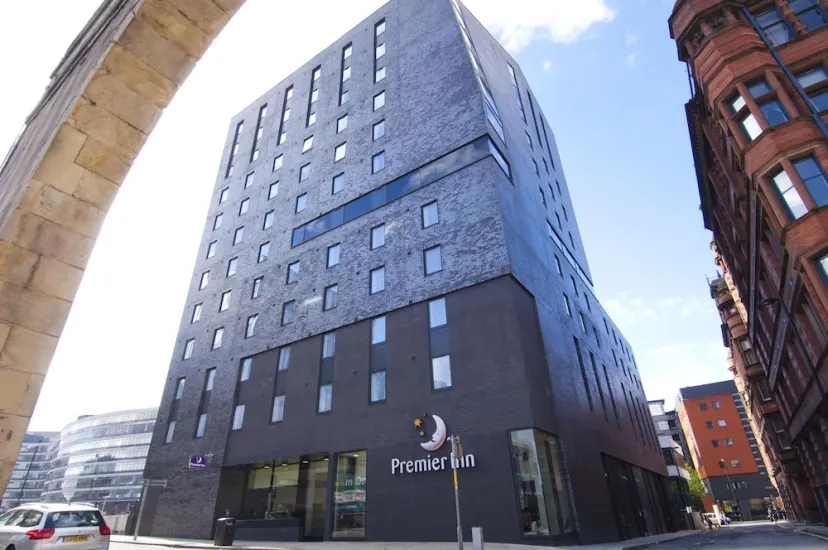 Premier Inn Manchester (Handforth) - photo 1