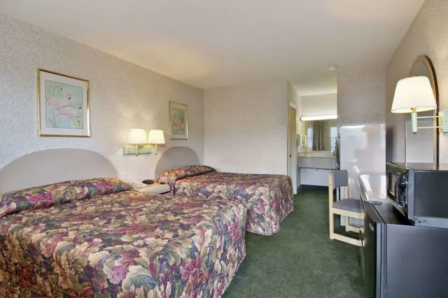 Days Inn by Wyndham Cartersville - photo 3