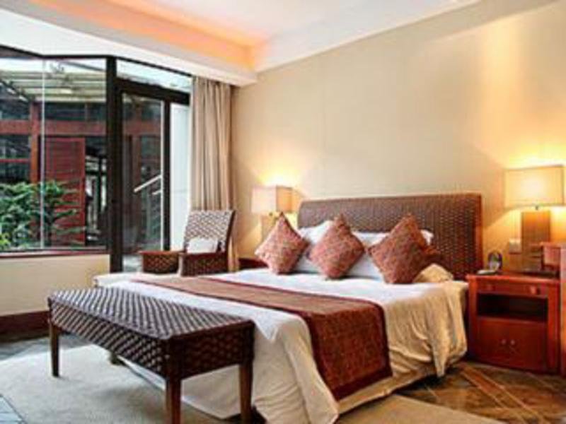 88 Eiling Park Hotel - photo 3