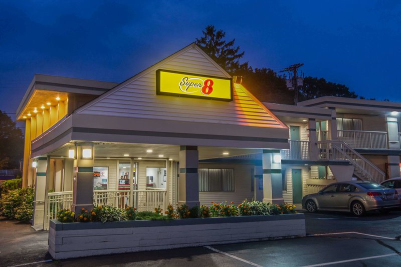 Super 8 by Wyndham W Yarmouth HyannisCape Cod - photo 1