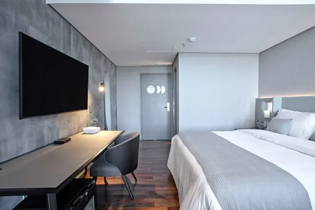 Suryaa Hotel Pinhais, Curio Collection by Hilton - photo 4