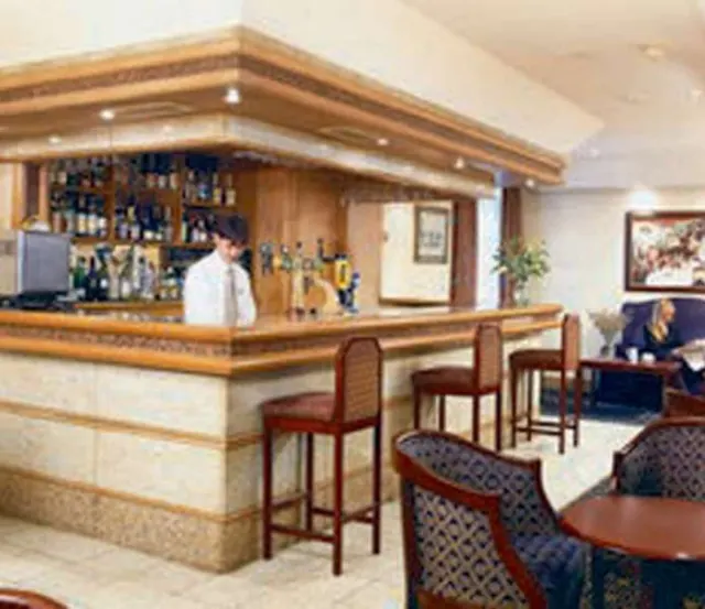 Holiday Inn Oxford Circus - photo 4