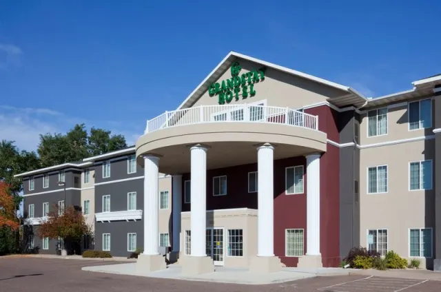 GrandStay Eau Claire - photo 2