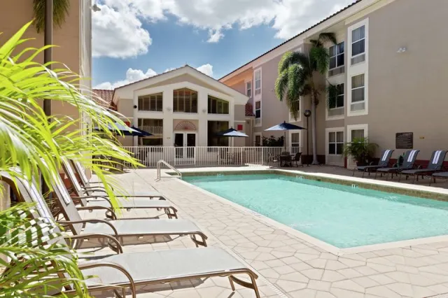 Hampton Inn & Suites Venice Bayside South Sarasota - photo 3