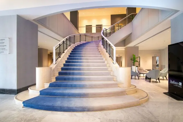 Radisson Blu Hotel  Resort Abu Dhabi Corniche