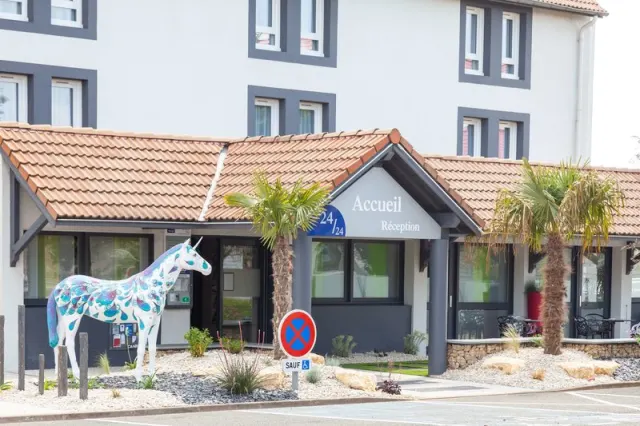 Hotel Kyriad Niort - photo 2