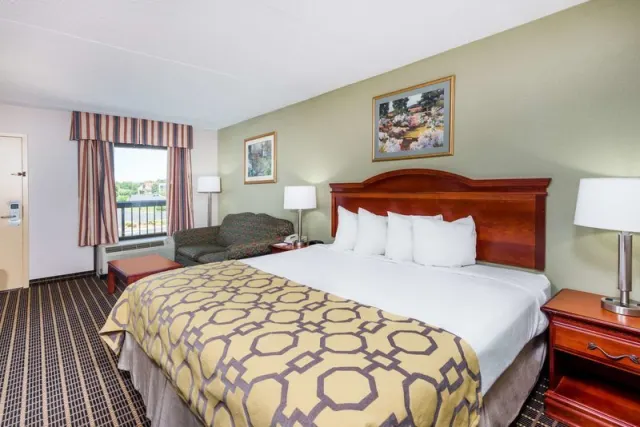 Baymont by Wyndham Clarksville Northeast - photo 4