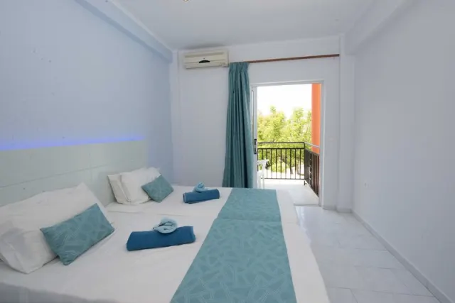 Silver Beach Resort - φωτογραφία 2