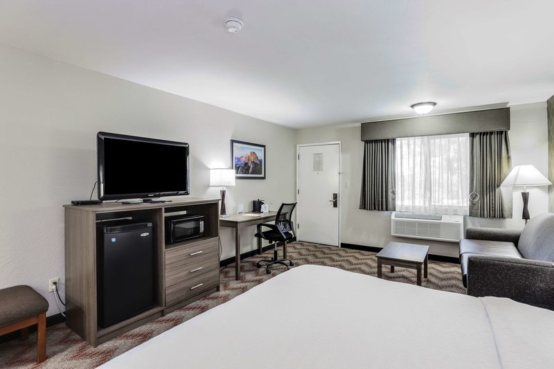 Best Western Plus Sonora Oaks Hotel & Conference Center - photo 1